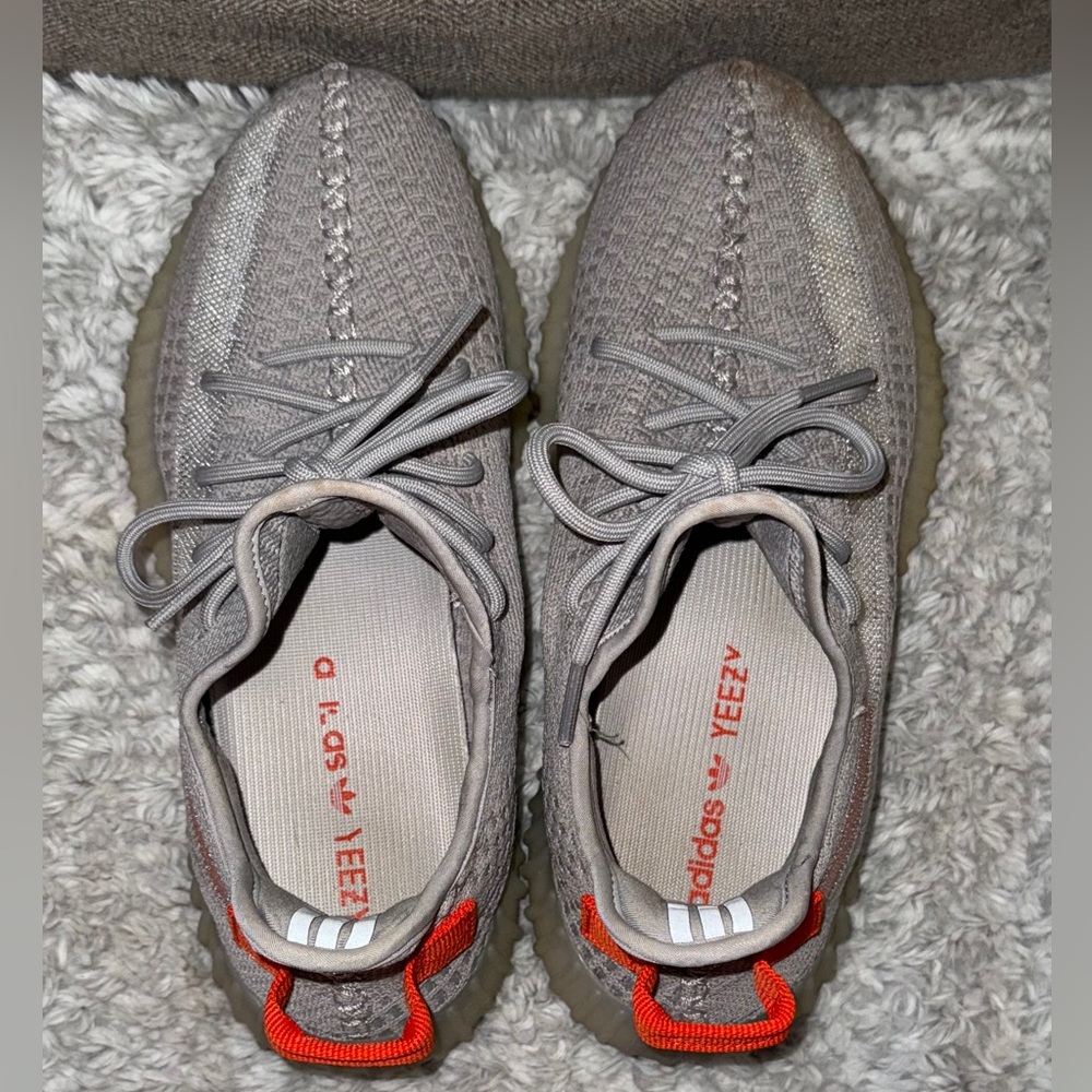 adidas Yeezy Boost 350 V2 “Tail Light” - Picture 12 of 16
